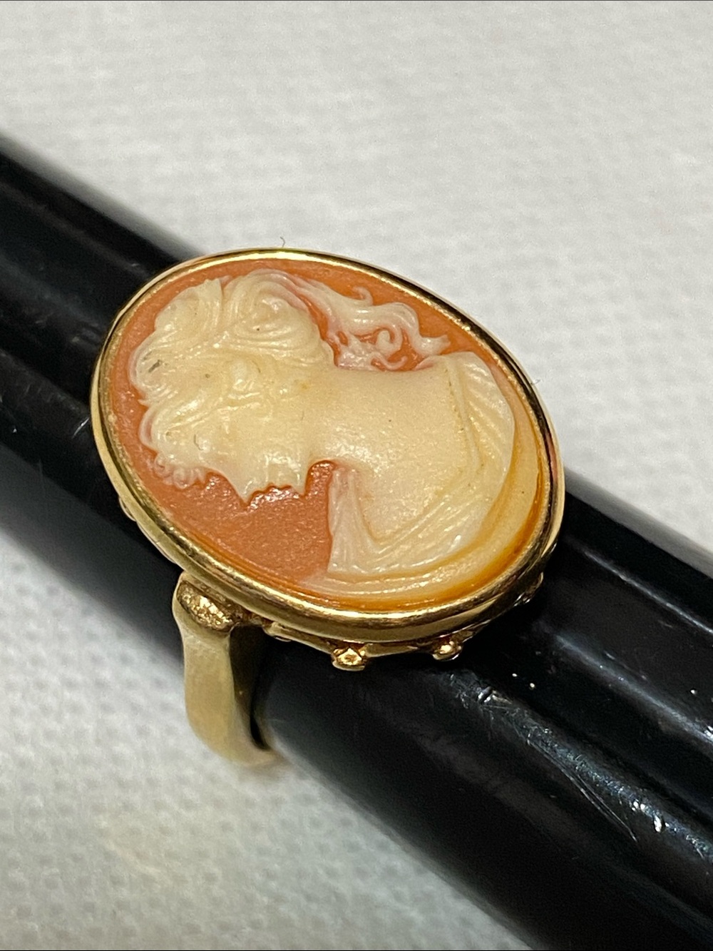 Gold tone & Cameo ring 18K HGE 7 1/2 - Picture 2 of 9